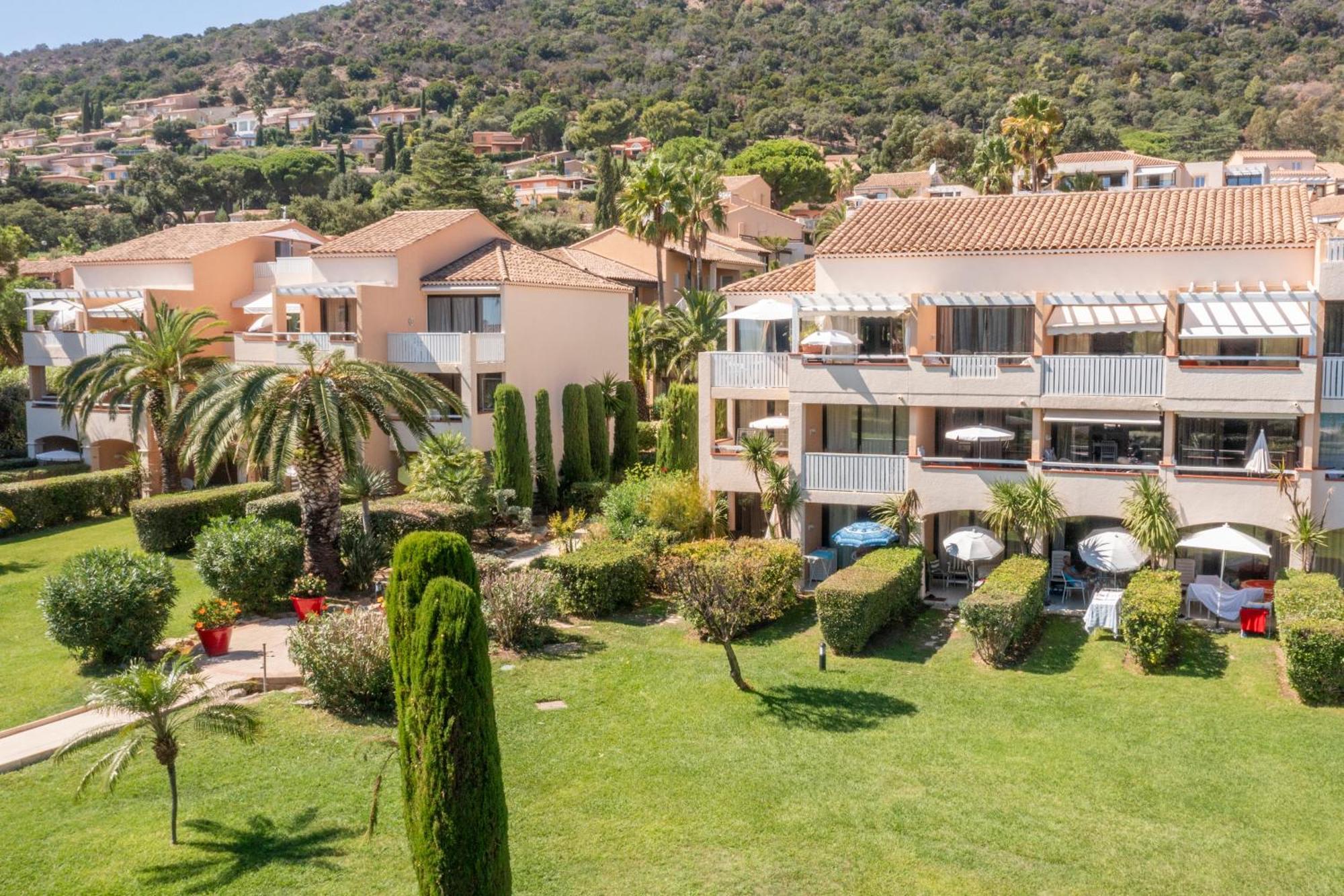 Residence Pierre & Vacances L'Anse De Pramousquier Le Lavandou Exterior photo